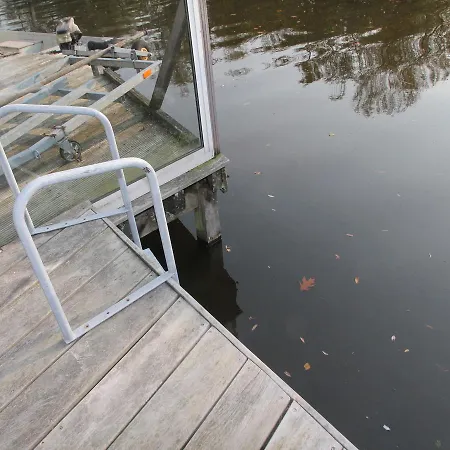 Aan Het Water Villa *